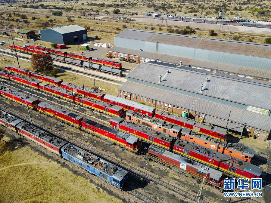 （国际·厦门会晤）（1）金砖合作机制为轨 中国机车开到南非