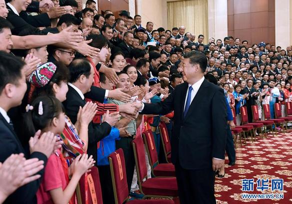 8月27日，在第十三届全国运动会即将开幕之际，中共中央总书记、国家主席、中央军委主席习近平在天津会见全国群众体育先进单位、先进个人代表和全国体育系统先进集体、先进工作者代表以及在本届全运会群众比赛项目中获奖的运动员代表，并发表重要讲话。