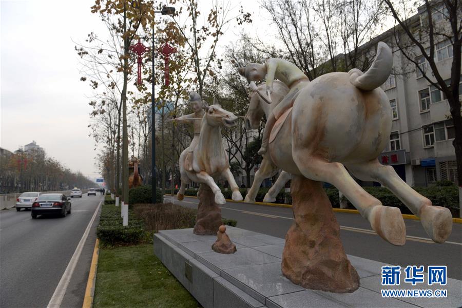 （社会）（3）西安：馆藏文物“变身”街头雕塑