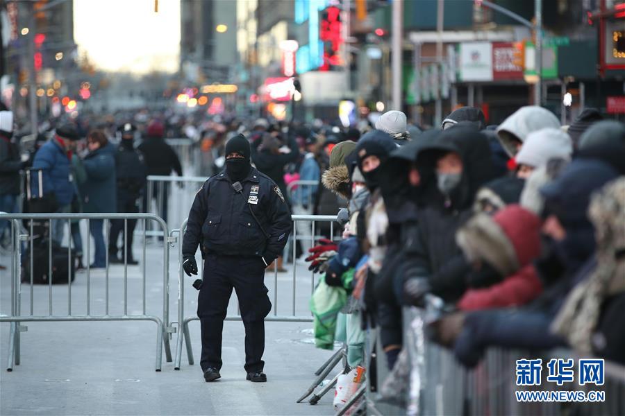 （国际）（9）纽约时报广场加强安保迎新年