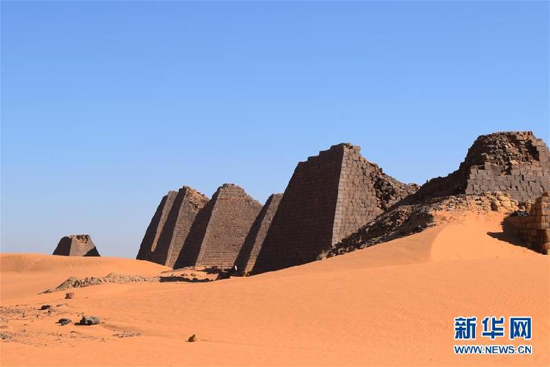 （国际）（2）探访世界文化遗产——苏丹金字塔