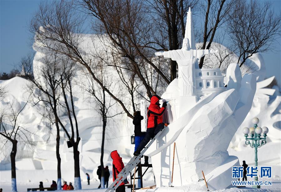 （文化）（5）国际雪雕比赛忙 