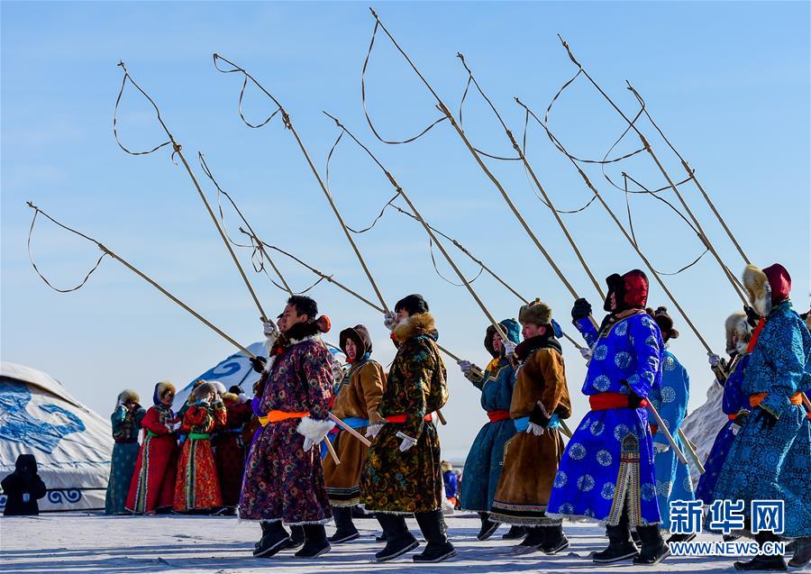 （社会）（2）银色冰雪那达慕 展示草原马文化