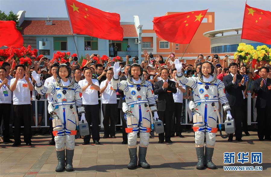 （新华全媒头条·图文互动）（4）筑梦九天写忠诚——记英雄的中国航天员群体