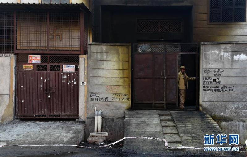 （国际）（2）印度新德里一烟花厂发生火灾 火势已得到控制