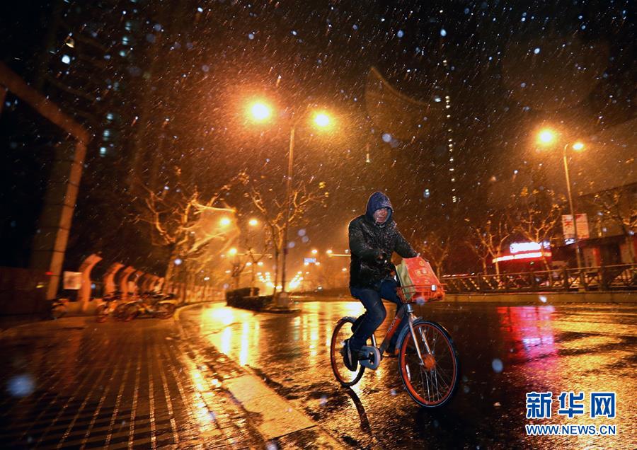 （社会）（3）上海初雪
