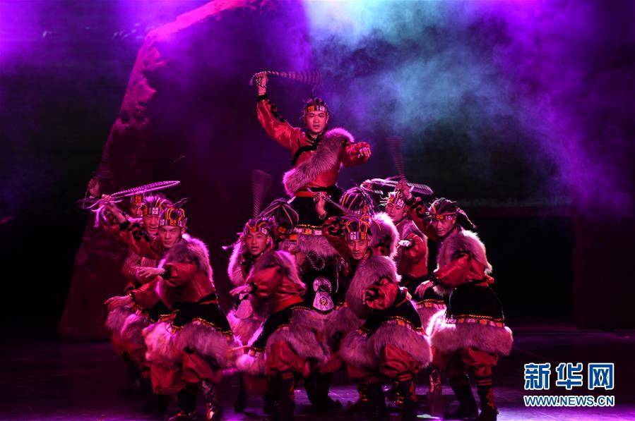 （文化）（1）藏族传统歌舞乐《金顶梵音-拉卜楞》举行公益演出
