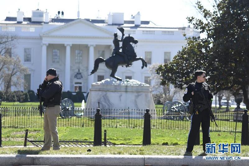 （国际）（1）美国特勤局说一名男子在白宫附近开枪自伤