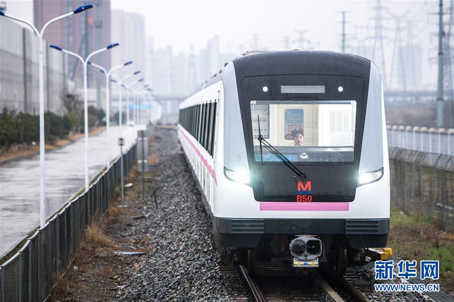 （新时代奋斗者）（2）武汉：地铁女司机的轨道青春
