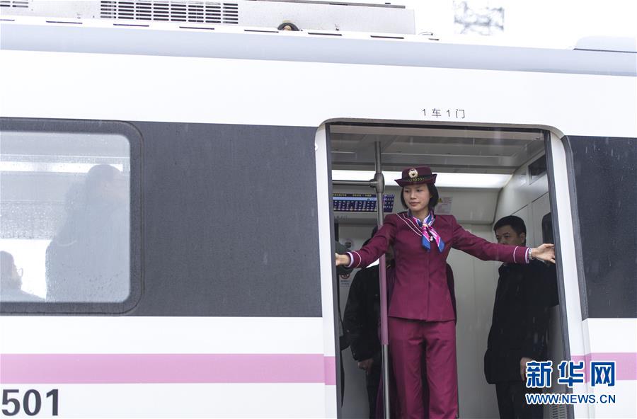 （新时代奋斗者）（5）武汉：地铁女司机的轨道青春