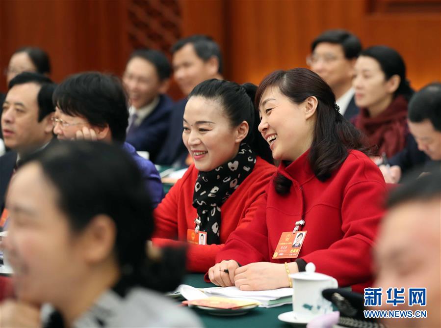 （两会）（1）在履职中度过自己的节日