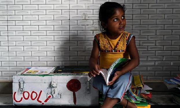 （国际·世界读书日·图文互动）（4）印度努力改善贫困儿童阅读条件