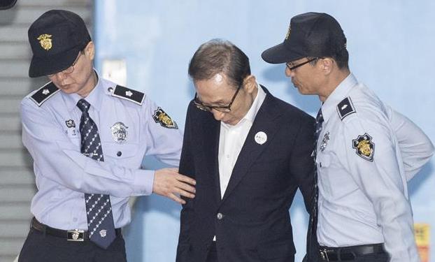 （国际）（1）韩国前总统李明博首次出庭受审否认检方指控