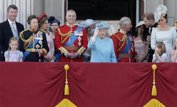 （国际）（1）英女王生日庆典在伦敦举行