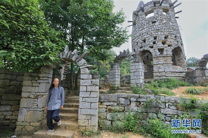 （文化）（1）79岁老人打造“魔幻城堡”