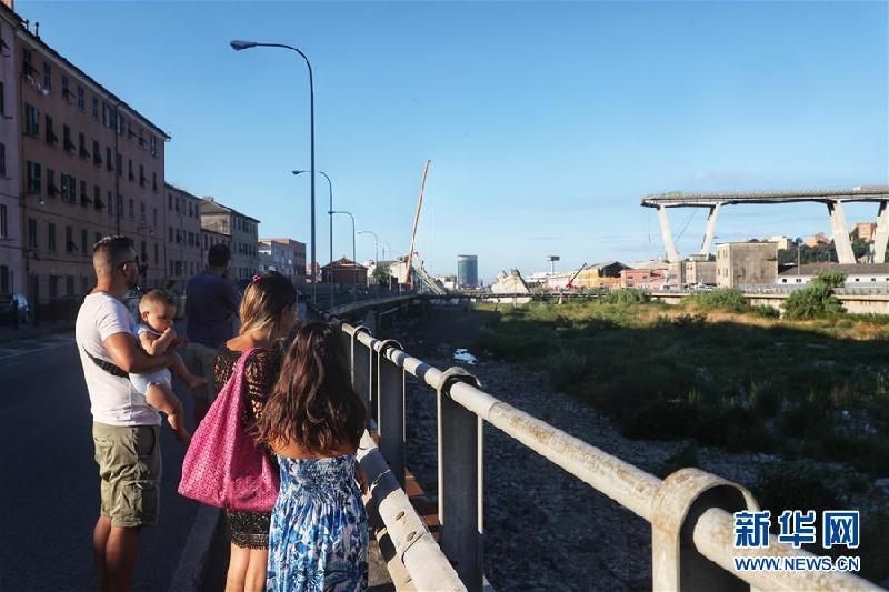 （国际）（5）意大利“断桥”现场救援