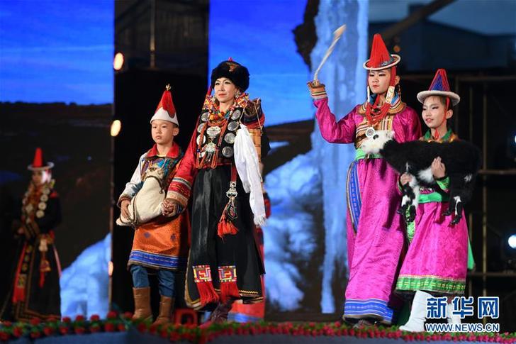 （文化）（2）八省区蒙古族服饰艺术节亮相甘肃肃北