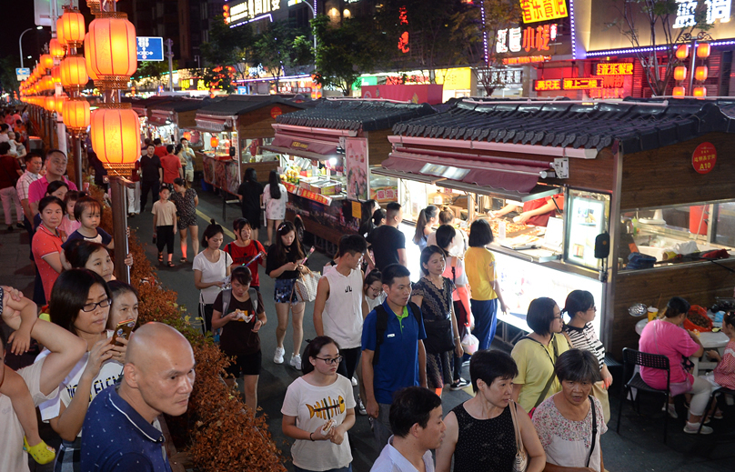 东街口商圈七夕嗨翻天　南街地下二层商业街开业