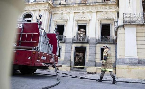 （国际）（2）巴西国家博物馆火灾过后几成废墟
