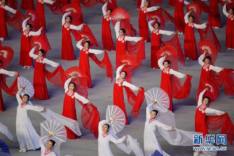 （国际）（1）朝鲜举行大型团体操“辉煌的祖国”