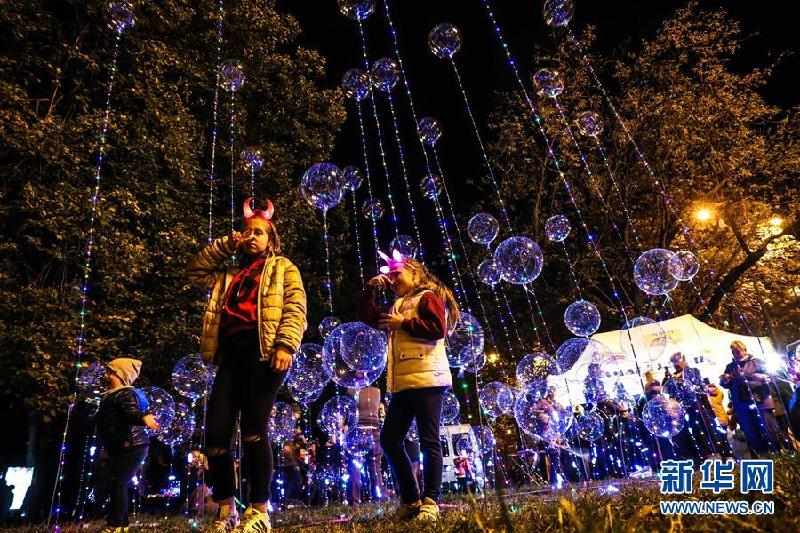 （国际）（3）波兰罗兹举办2018“舞动”灯光节