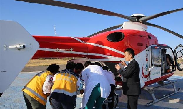 （国际）（1）中土双方采取措施全力救治车祸中受伤中国游客