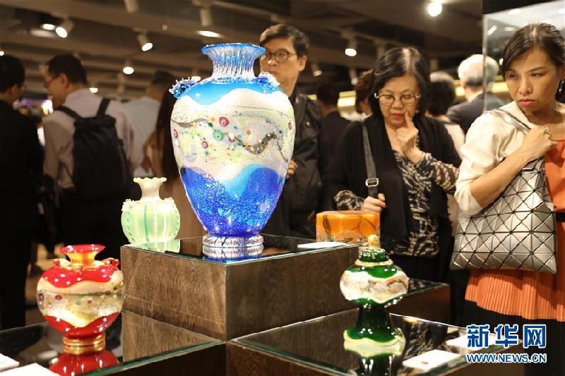（XHDW）（1）日本玻璃艺术展在香港举行