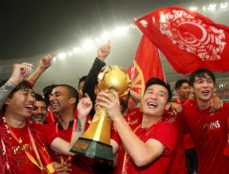 上海上港队提前一轮夺得2018赛季中超联赛冠军