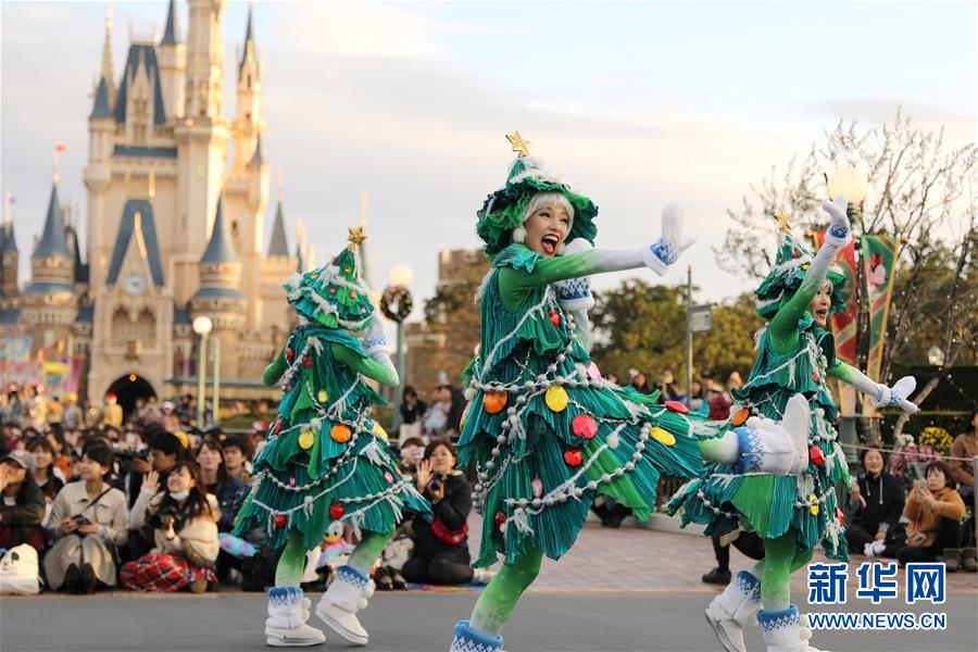 （国际）（5）东京迪士尼举行圣诞巡游