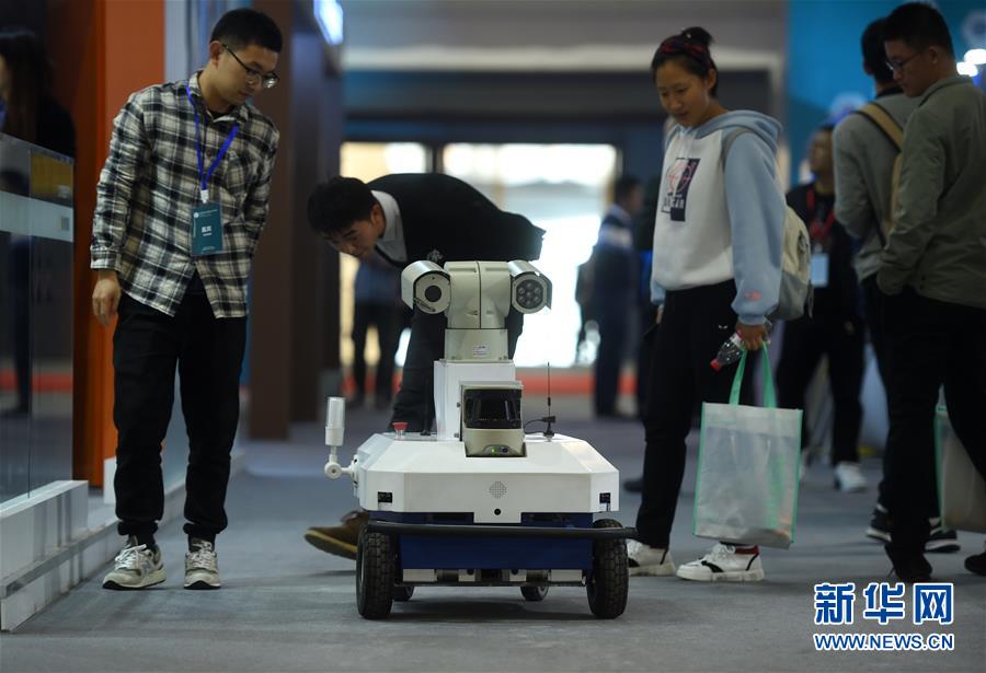（科技）（1）杭州：机器人各显神通
