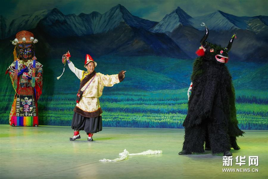 （新华视界）（4）藏戏面具晚会在拉萨公演