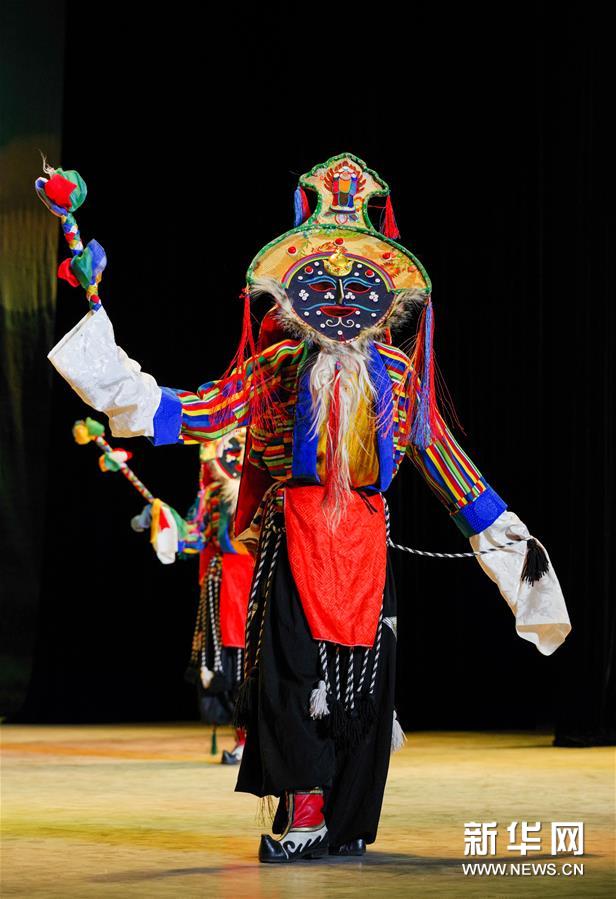 （新华视界）（3）藏戏面具晚会在拉萨公演