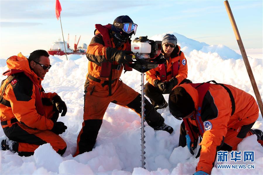 （“雪龙”探南极·图文互动）（3）通讯：44公里探冰“筑路”记
