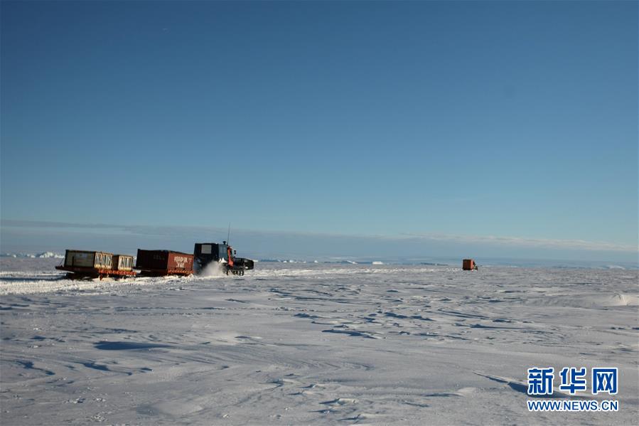 （“雪龙”探南极·图文互动）（5）特写：亲历南极“海陆空”全天候卸货攻坚战