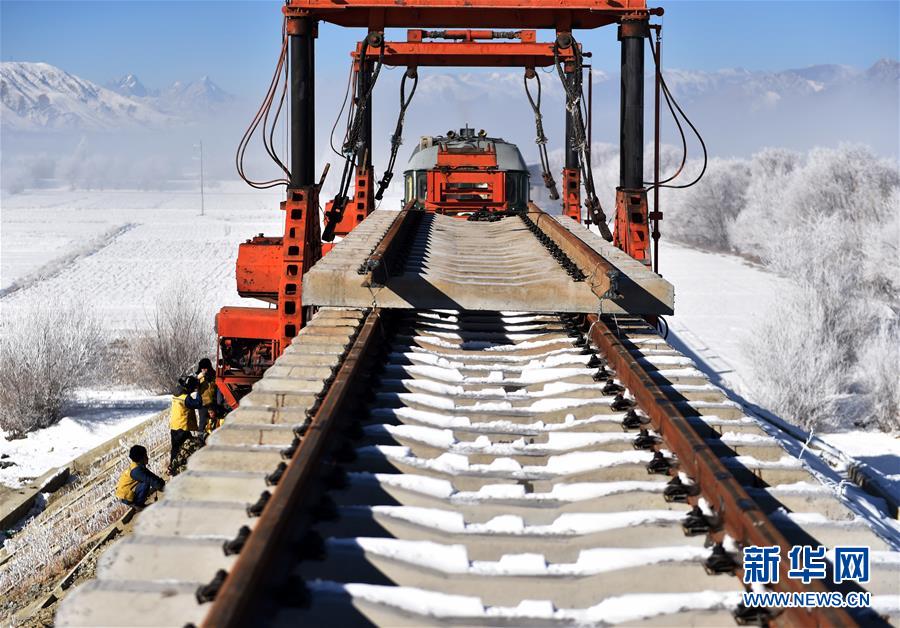 （经济）（4）川藏铁路拉林段施工持续进行