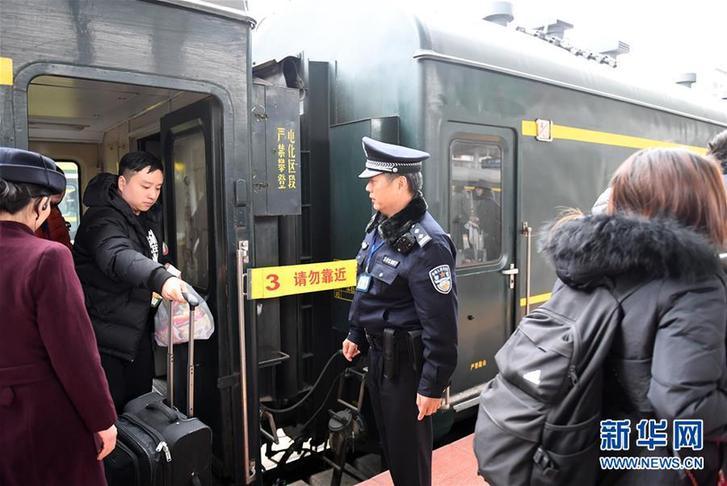 （社会）（3）中越国际客运列车十年的平安守护
