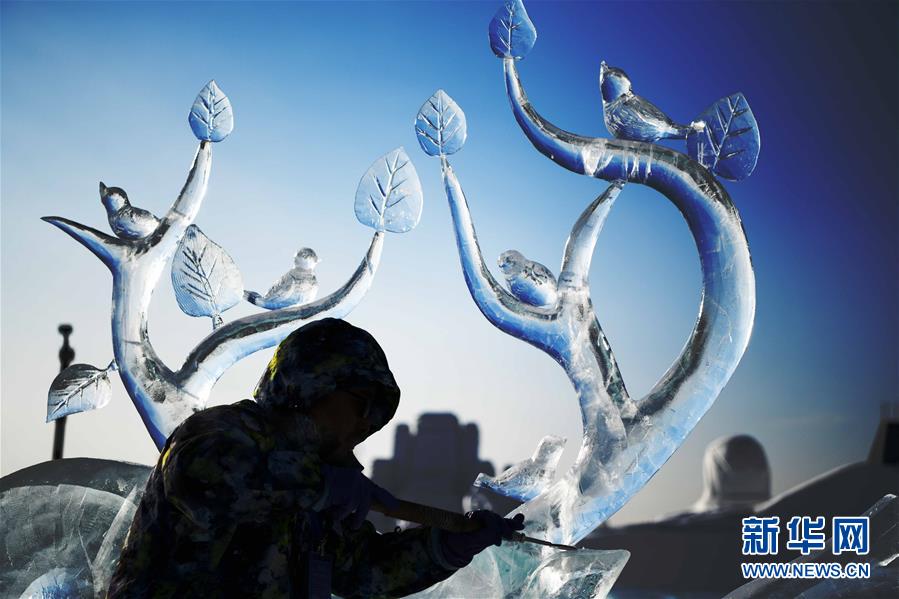 （社会）（5）哈尔滨国际冰雕比赛落幕