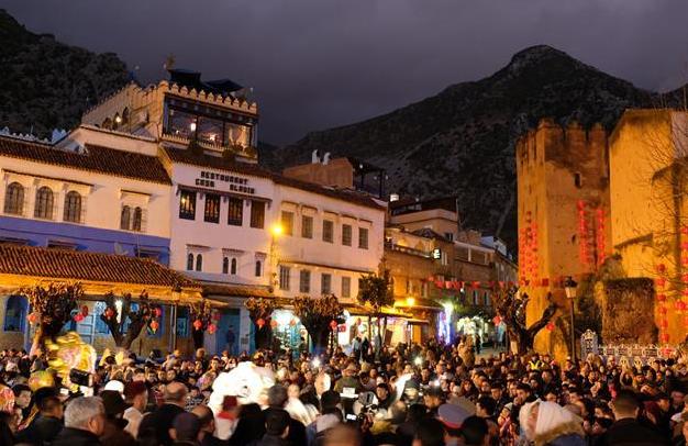 （国际）（1）中国红灯笼点亮摩洛哥“蓝色小镇”