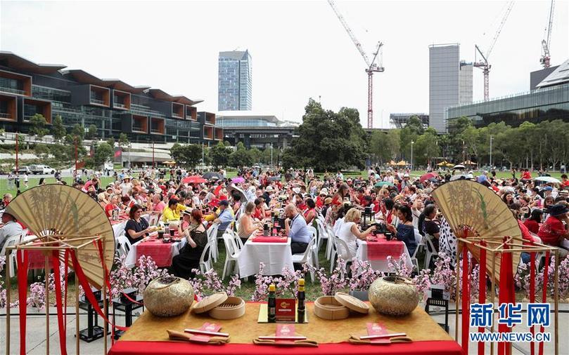 （国际·图文互动）（1）悉尼达令港的春节饺子宴 