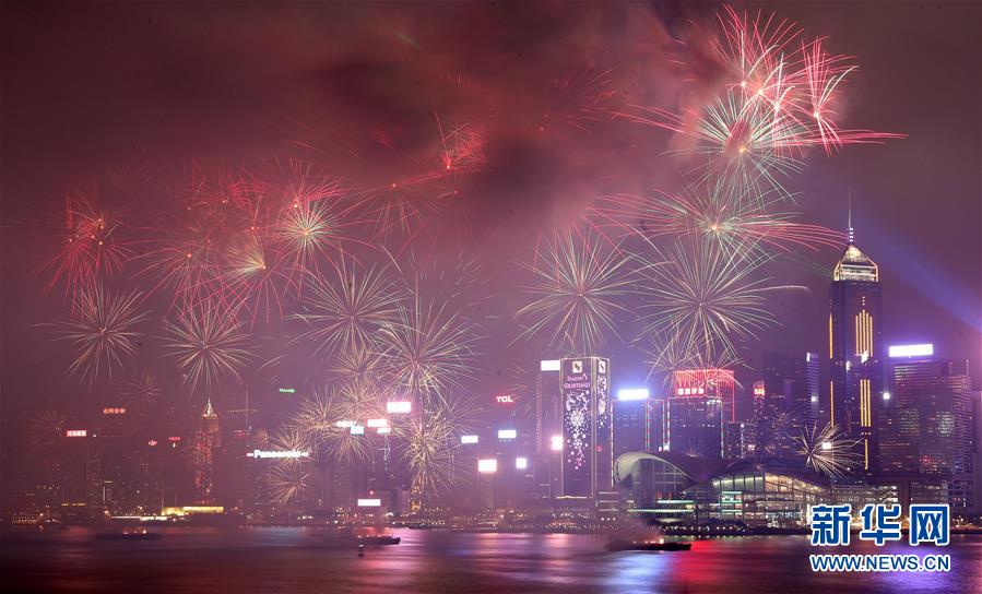 （XHDW）（1）香港举行贺岁烟花汇演