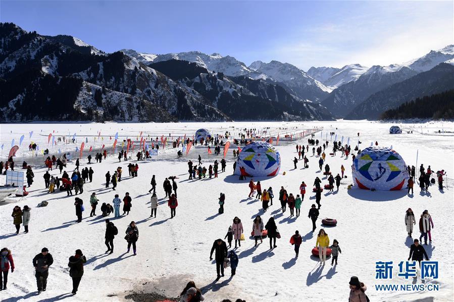 （经济）（1）新疆天池：冬季旅游持续增温