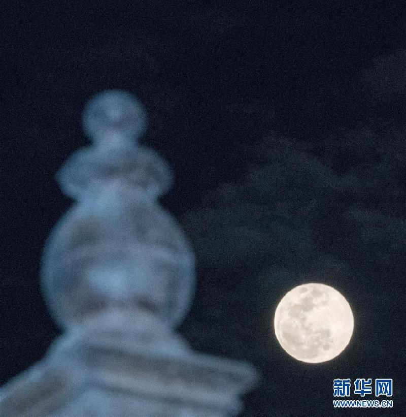 （国际）（5）元宵佳节华灯上 全球共赏月圆夜