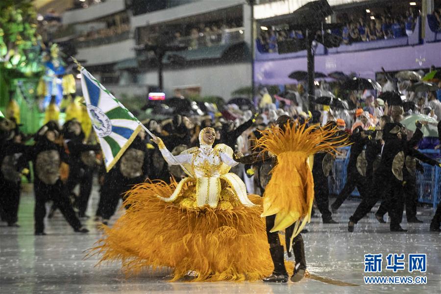 （国际）（2）巴西里约狂欢节雨中开幕