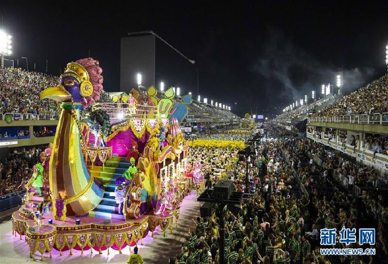 （国际）（2）里约狂欢节：特级组桑巴舞校花车巡游表演落幕