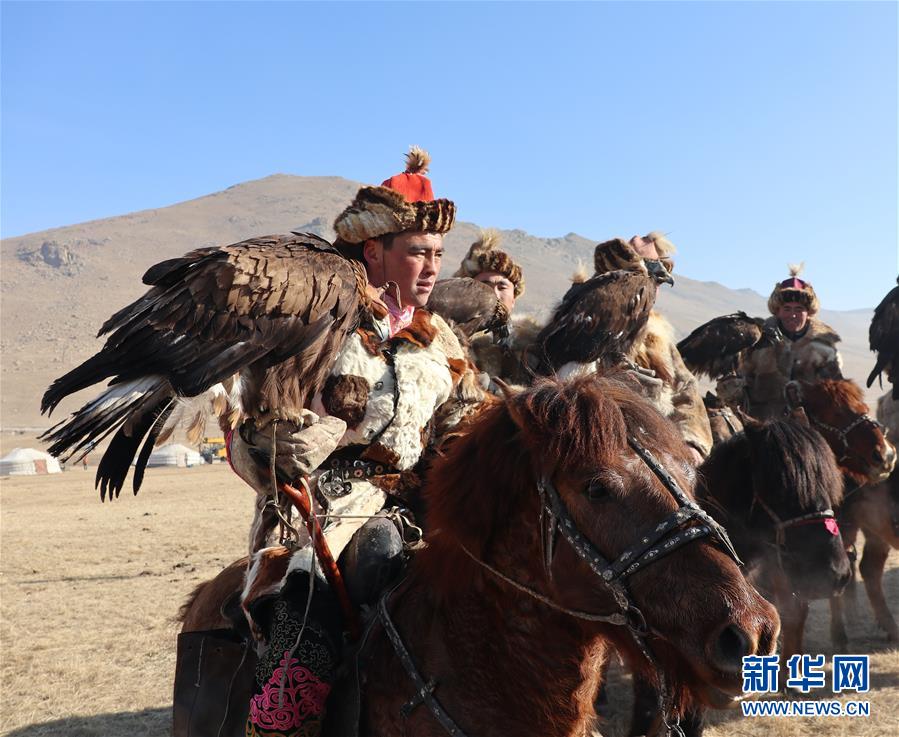 （国际）（2）蒙古国举办猎鹰节吸引游客