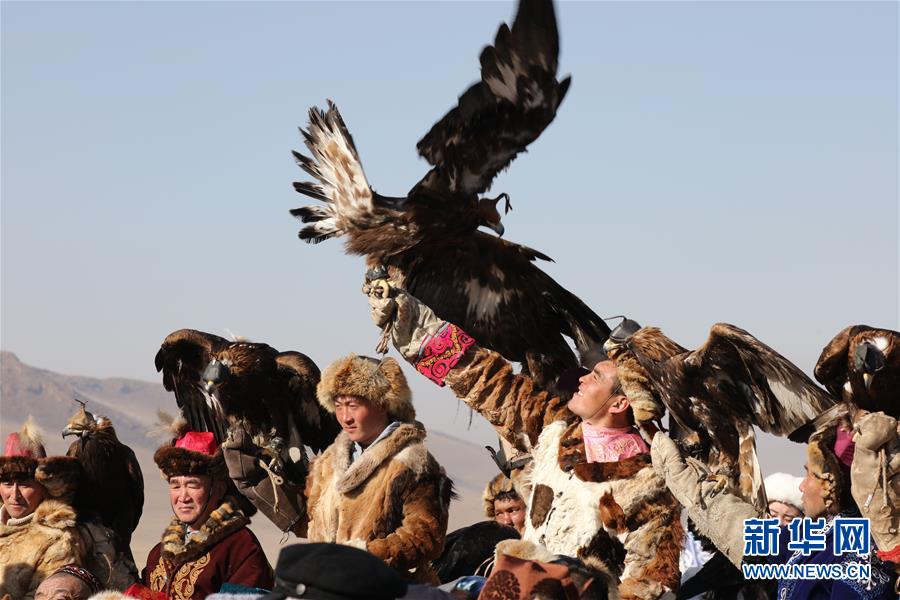 （国际）（3）蒙古国举办猎鹰节吸引游客