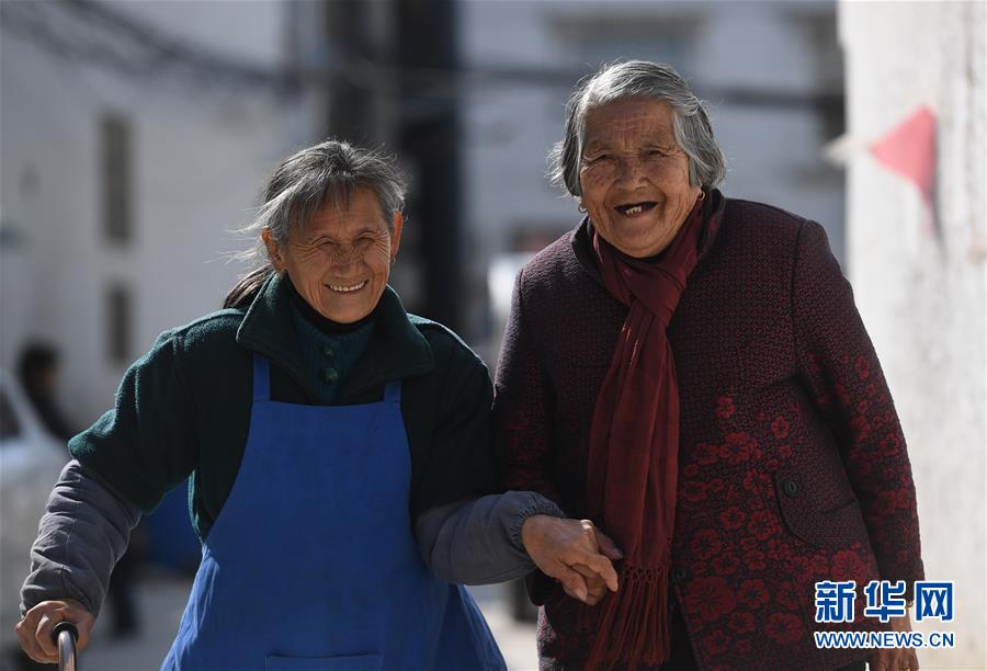 （社会）（5）“86岁”和“72岁”的邻里姐妹情