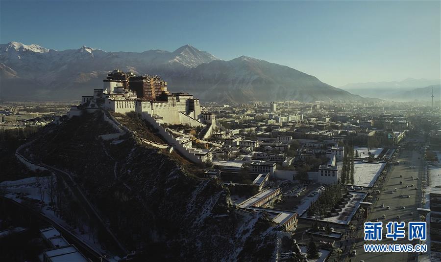 （西藏民主改革60周年·图文互动）（6）布达拉宫守护者的一天