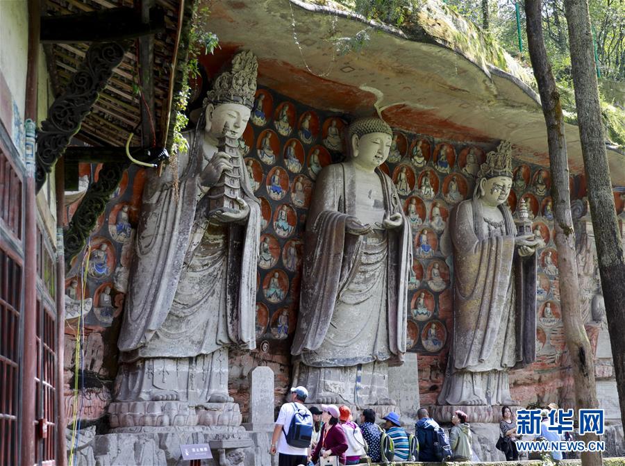 （社会）（3）重庆大足石刻景区迎来旅游旺季