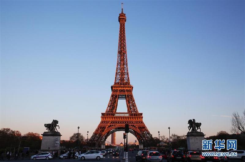 （国际）（2）巴黎埃菲尔铁塔迎来130岁生日